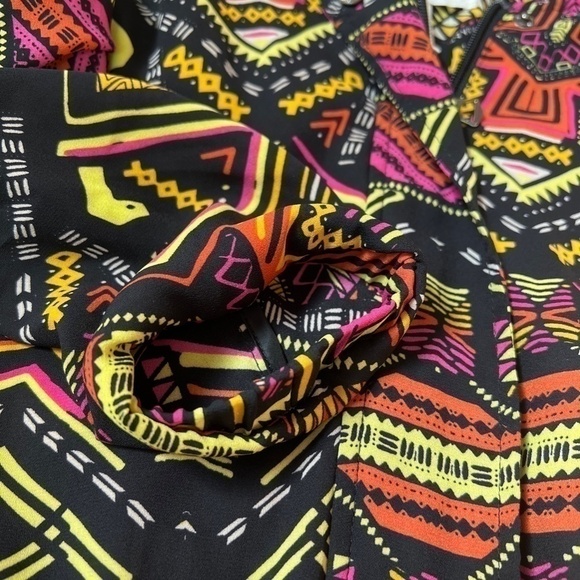 H&M Loves Coachella Aztec Blouse Size 4 - Picture 8 of 8